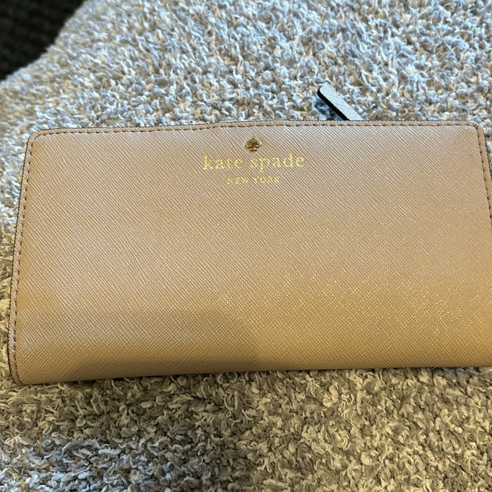 Kate spade bi-fold wallet